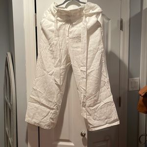 Lucy Paris Sz. M paperbag waist wide leg white pants